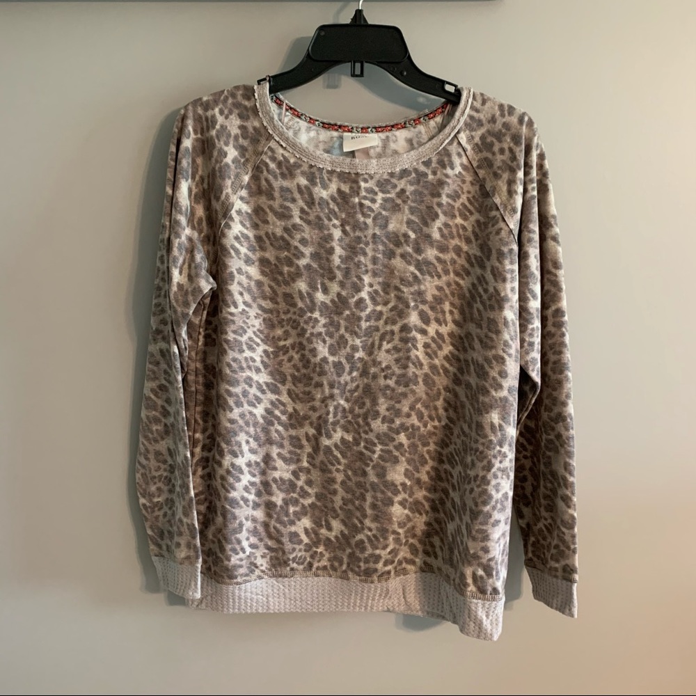 Knox Rose Cheetah print pullover